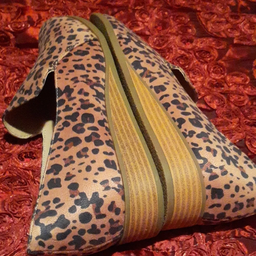 Shoes - Picture 2 of 8